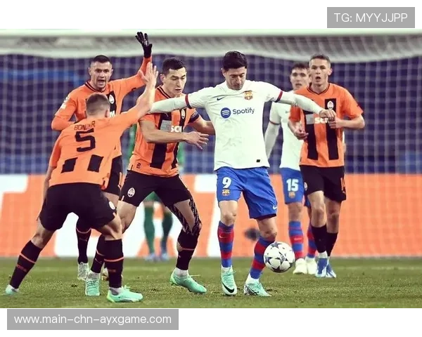 欧冠晋级形势复杂化，小组争夺白热化